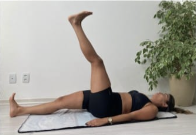 Decúbito dorsal elevar a perna esq